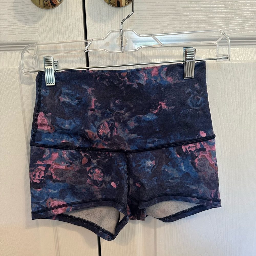 Lululemon Boogie Short, Size 2 (Fits like 0)